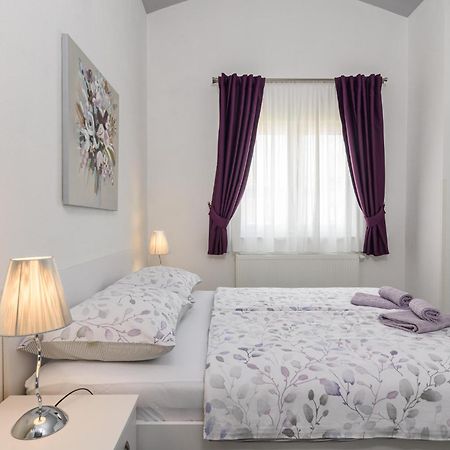 Rooms Anna Trogir Exterior photo