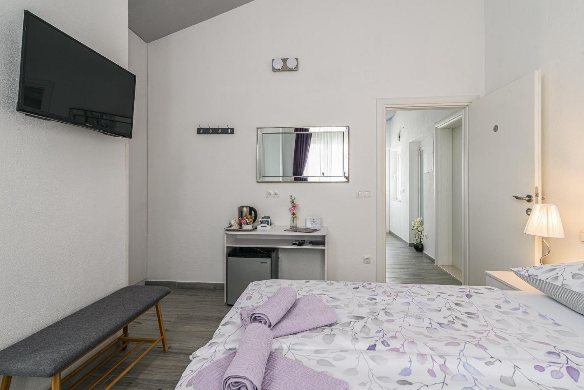 Rooms Anna Trogir Exterior photo